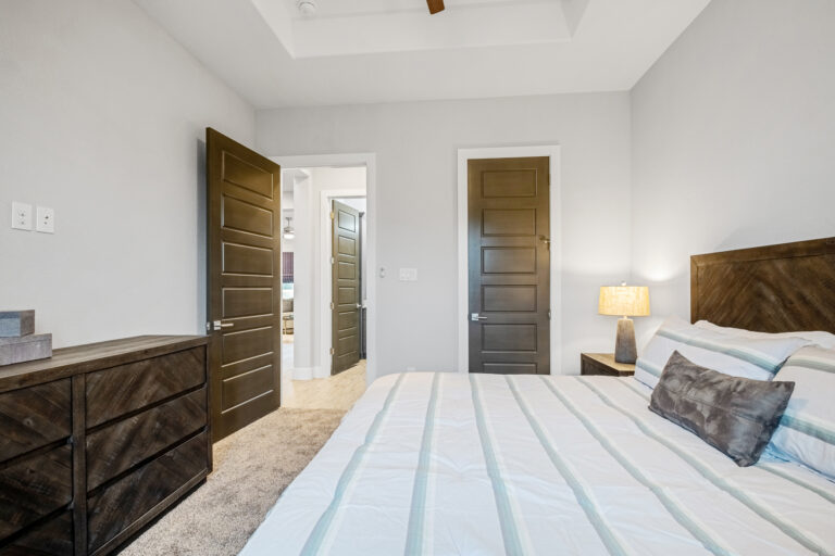 original 952569030 768x512