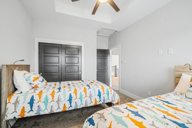 original 952569207 768x512