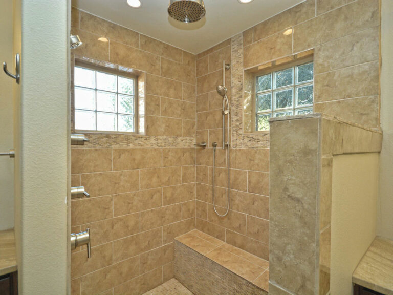 64b848f8.f10 768x576