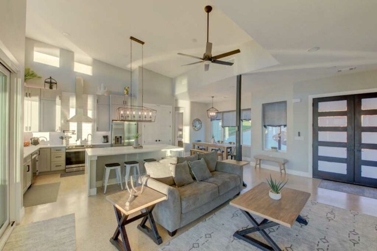 54f5d219.f10 768x512