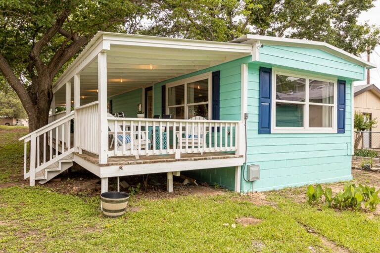 DOCKSIDE DIGS 1 768x512