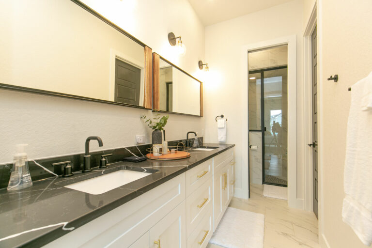 image 160901445 768x512