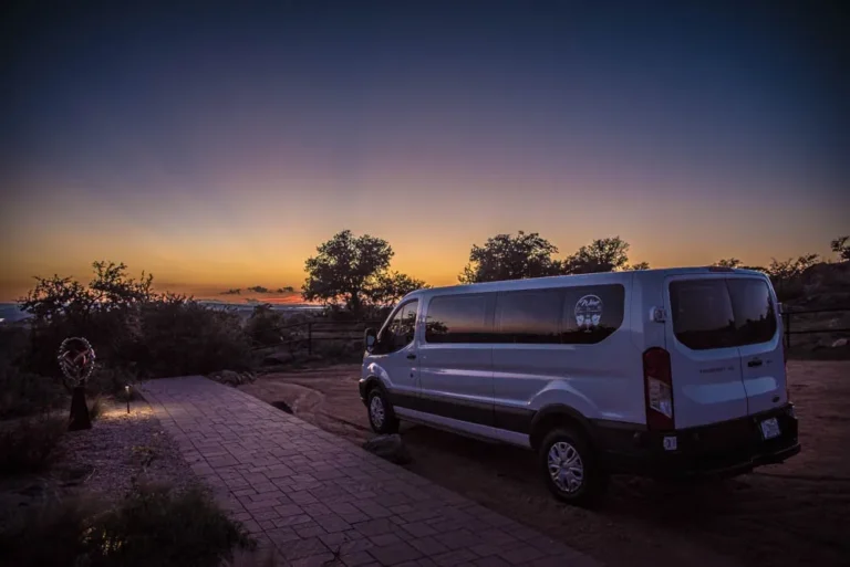 RibbonCutting 2 768x513