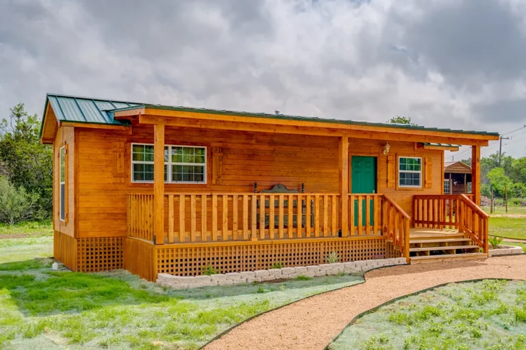 Vino Tramonto Cabins Prosecco Front 768x512