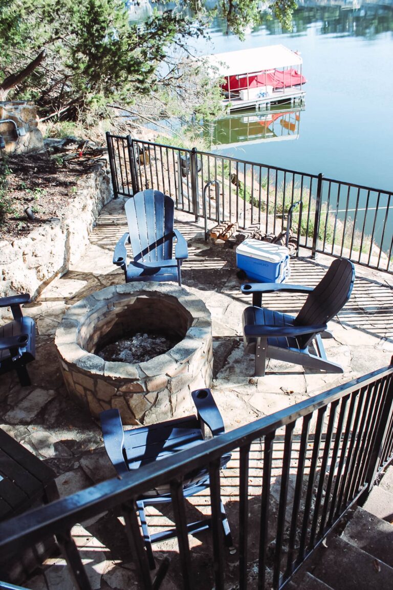 aa744245 de38 4b77 acea 7ed174bc2a2d 768x1152