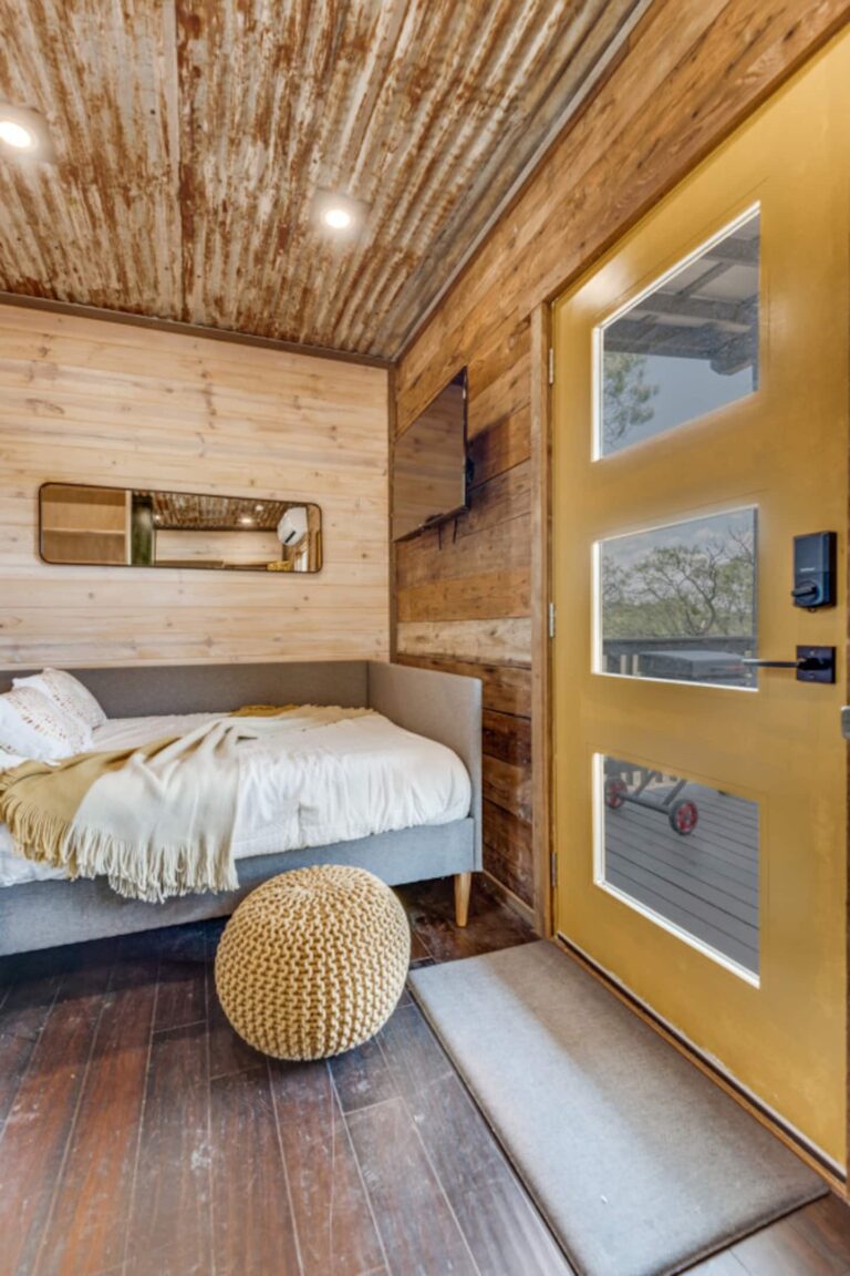 e9133c13 cbe5 4945 aa8f f73453fa1cc0 768x1152