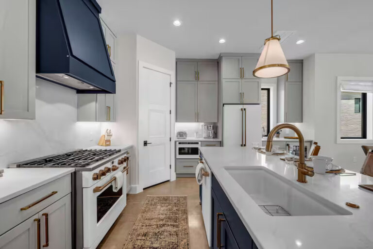 LO kitchen 1 768x513